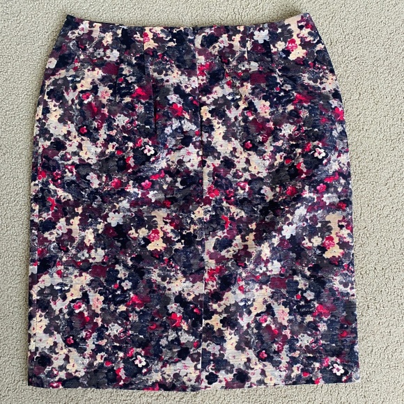 Talbots pencil skirt 4P - Picture 3 of 9